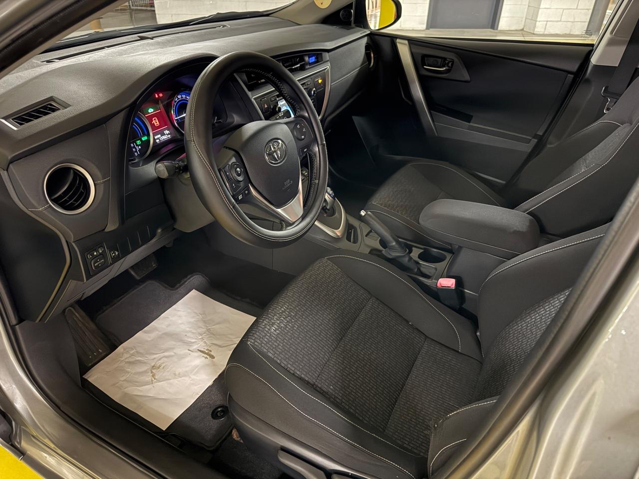Toyota Auris Touring 1.8 Hybrid