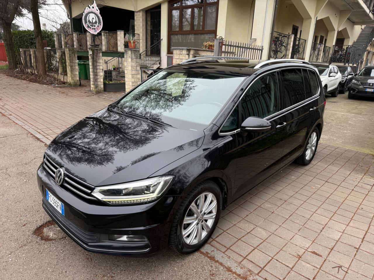 Volkswagen Touran 2.0 TDI 150 CV SCR DSG Executive BlueMotion Tech.