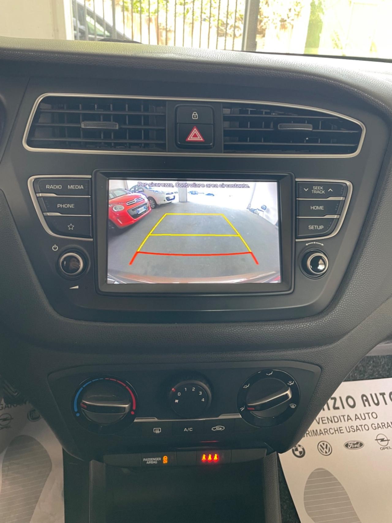 HYUNDAI I-20 GPL DI SERIE SPORT NAV RETROCAMERA ECC