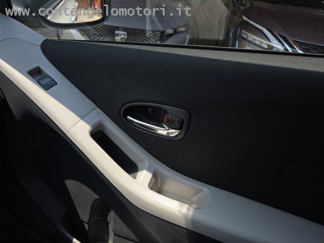 TOYOTA Yaris 1.0 5 porte Sol