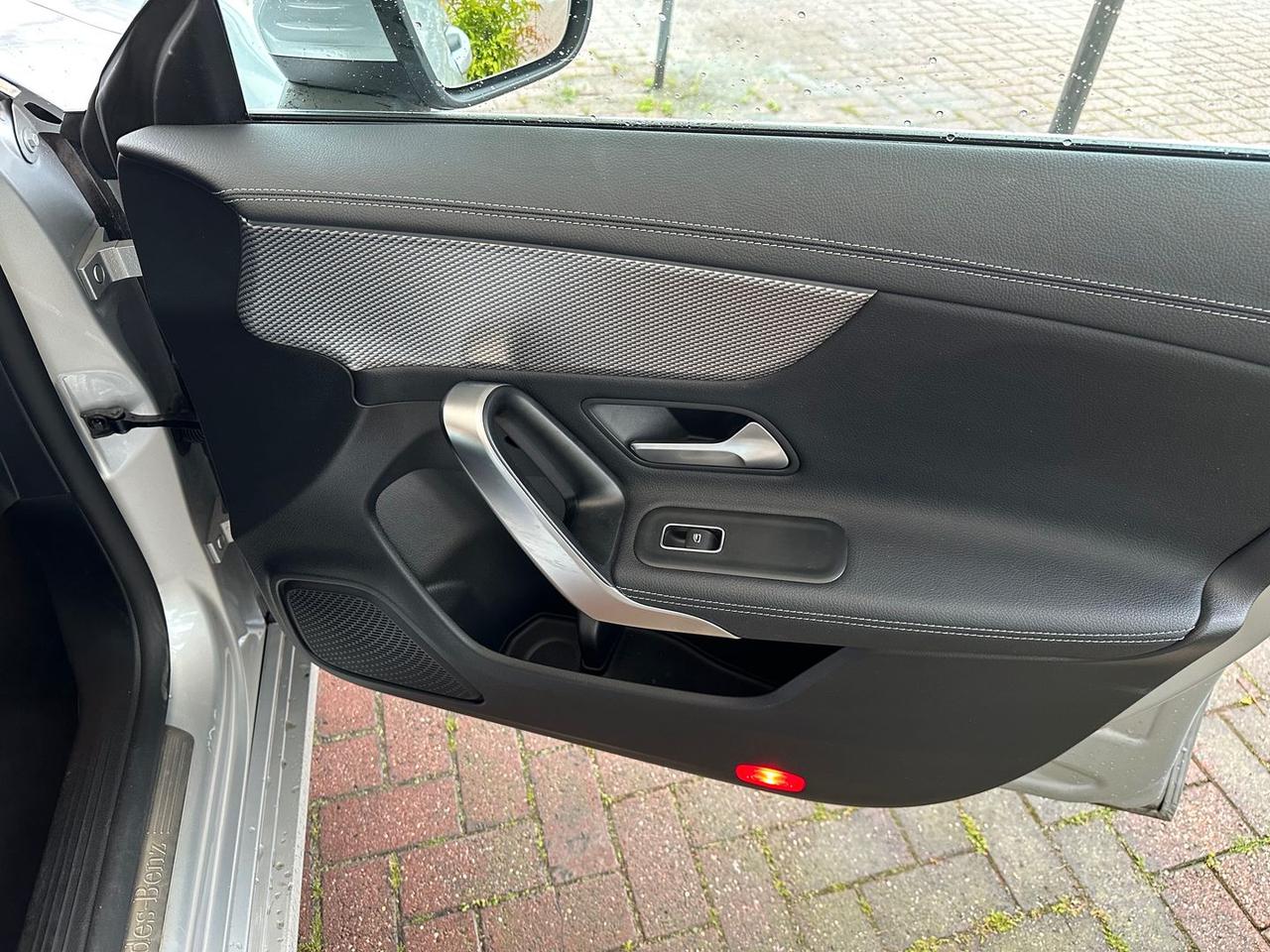 Mercedes-Benz CLA 180 Sport CLA 180 D