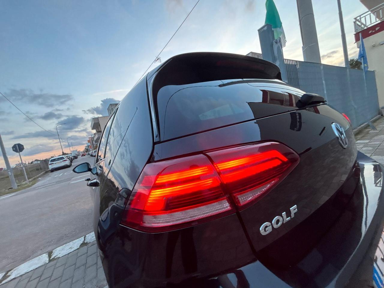 Volkswagen Golf 1.6 TDI 115cv R line - 2017