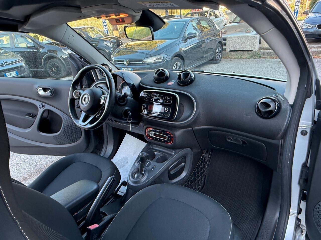 " UNA CHICCA " Smart ForTwo 70 1.0 cabrio Passion