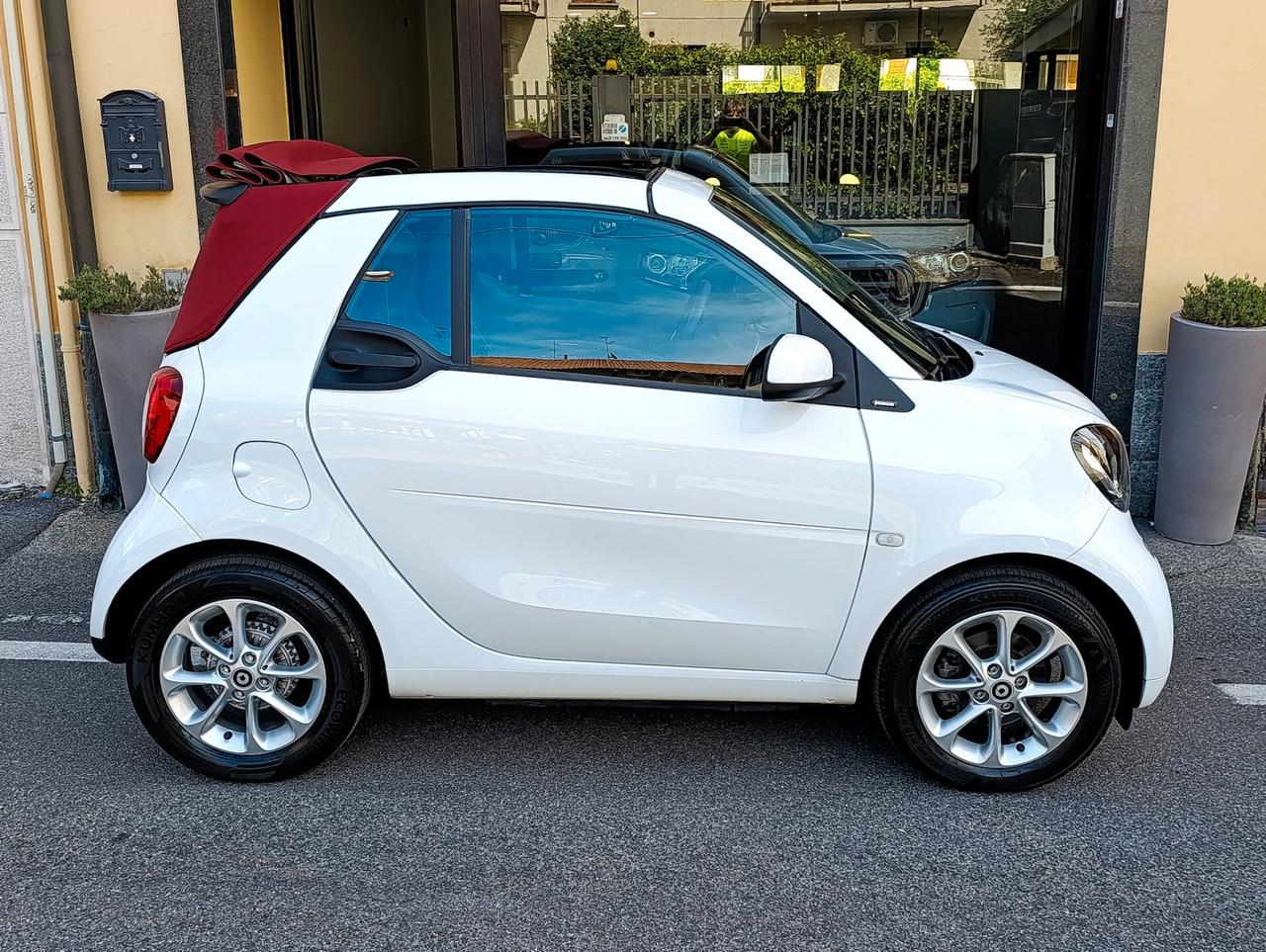 Smart ForTwo 70 1.0 twinamic cabrio Passion Capote Rossa