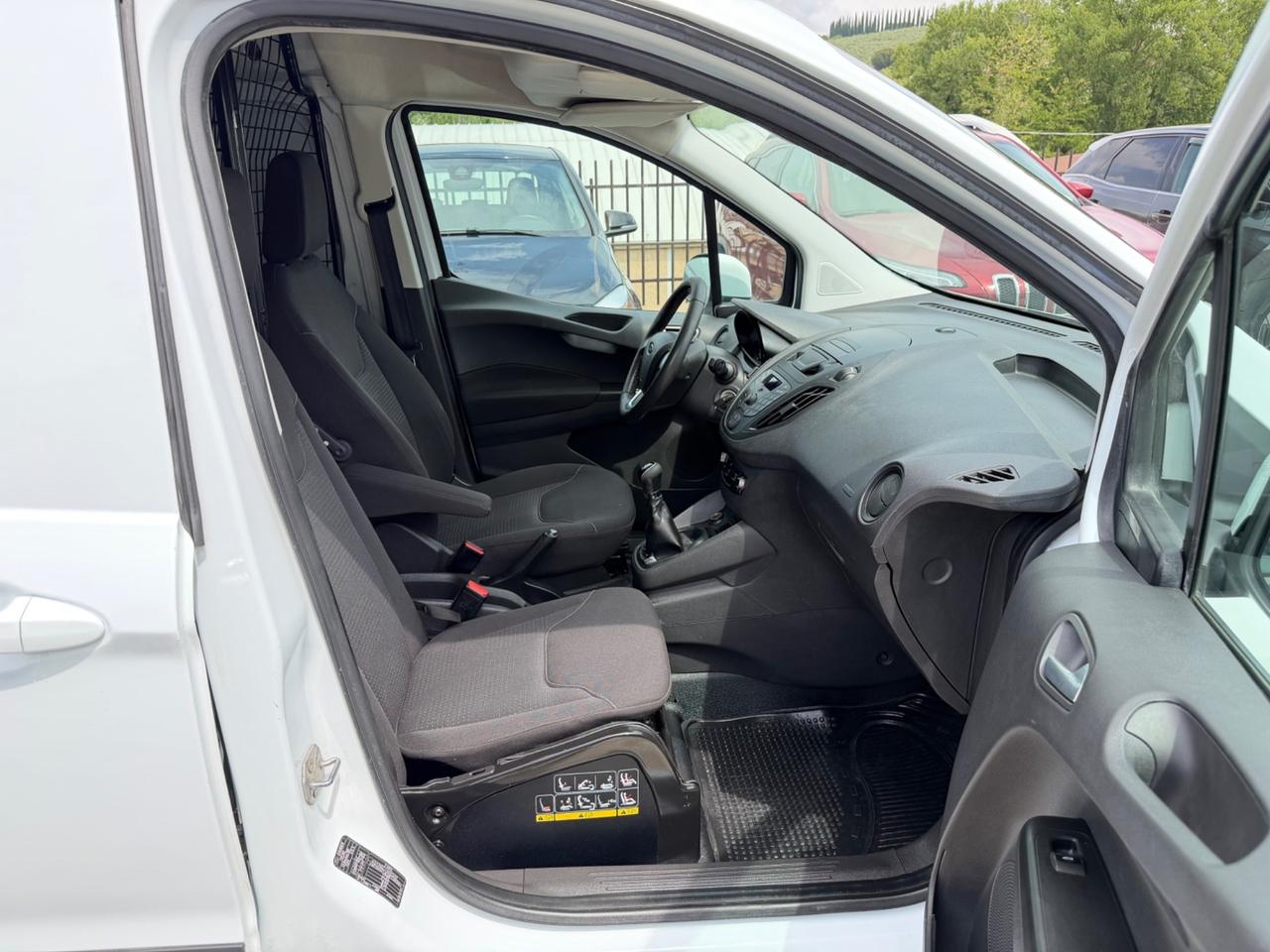 Ford Transit Courier 1.5 TDCi 75CV Van Entry