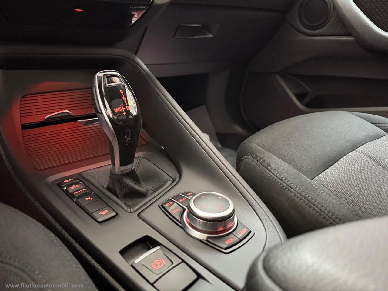 BMW X1 xDrive20d Business Advantage TETTO PANORAMICO - LED