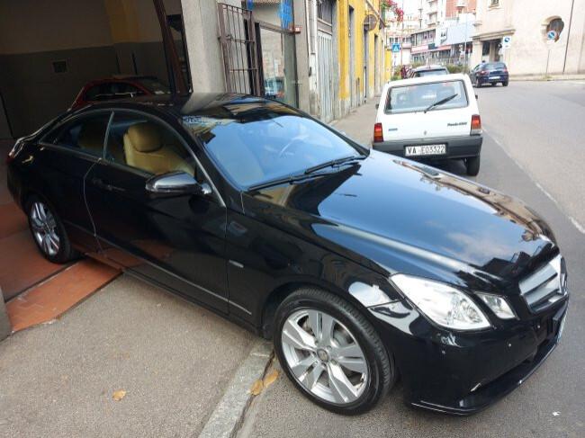 Mercedes-benz E 350 CGI Coupé BlueEFFICIENCY Avantgarde