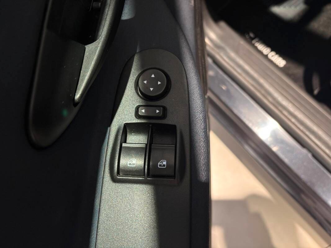 Lancia Ypsilon III 1.0 firefly hybrid Silver Plus s&s 70cv