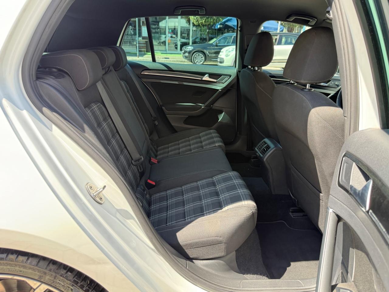 Volkswagen Golf GTD DSG Sport Edition