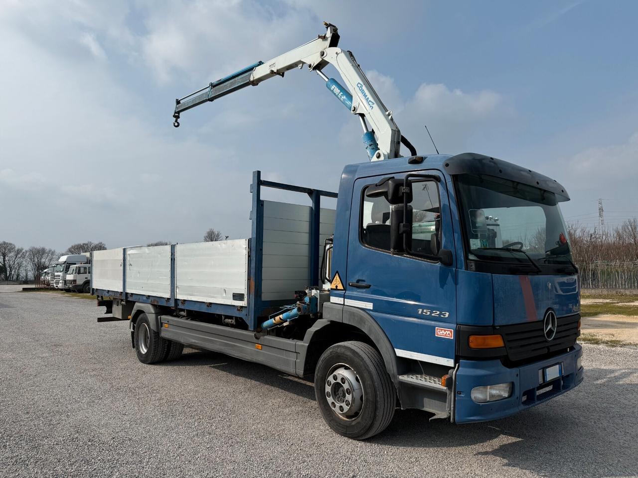 Mercedes Benz Atego 1523 Cassone + Gru Cormach 8700