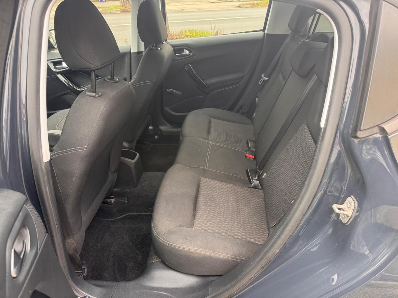 Peugeot 208 1.6 HDI Allure neopaten garanzia 12 m