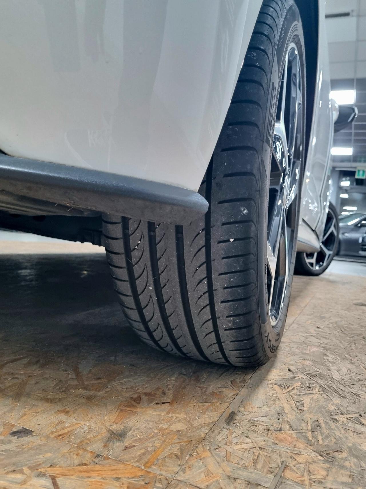 VOLKSWAGEN POLO 1.0 TSI 5p. R-LINE