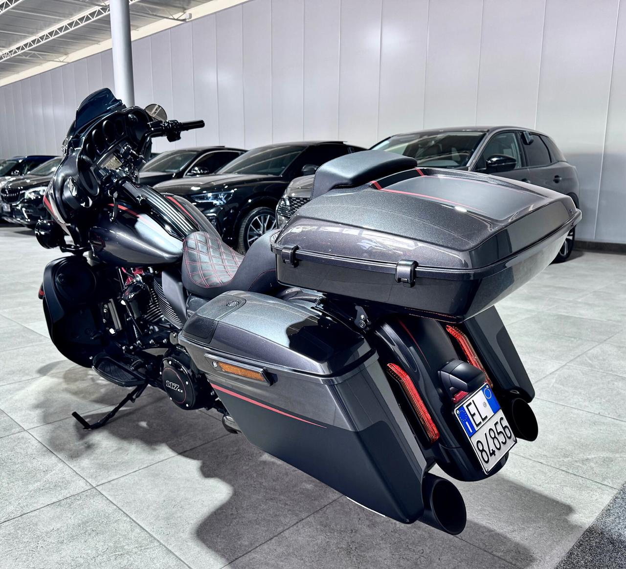 Harley-Davidson CVO Limited Ultra Glide 117 1923cc UNICA STRAFULL