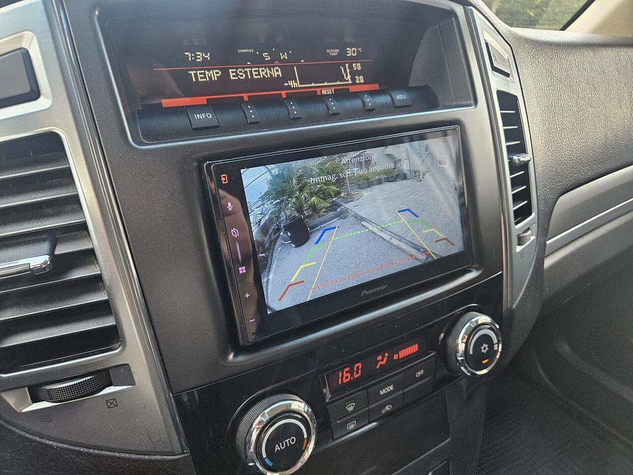 Mitsubishi Pajero 3.2 DI-D 16V aut. 5p. Instyle DPF CARPLAY