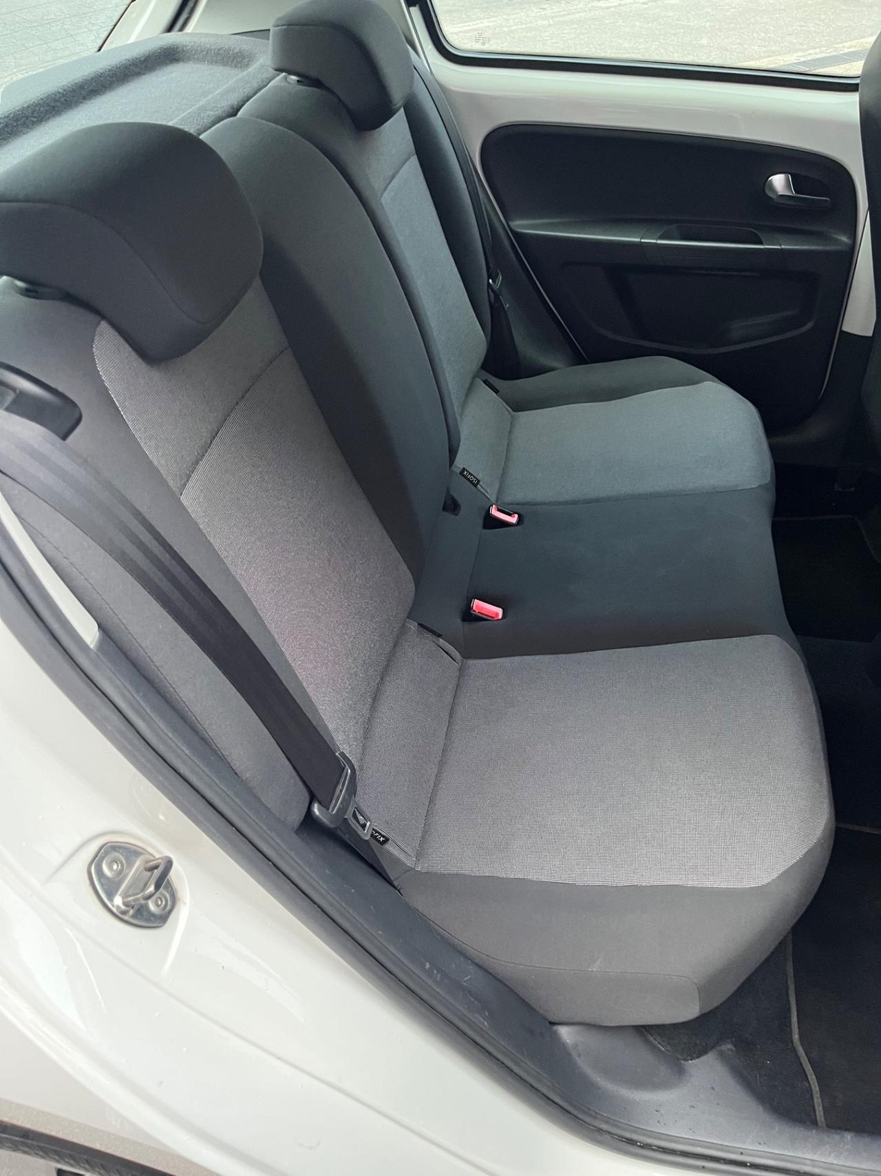 VOLKSWAGEN UP 5P 1000 A METANO A.F.F.A.R.E