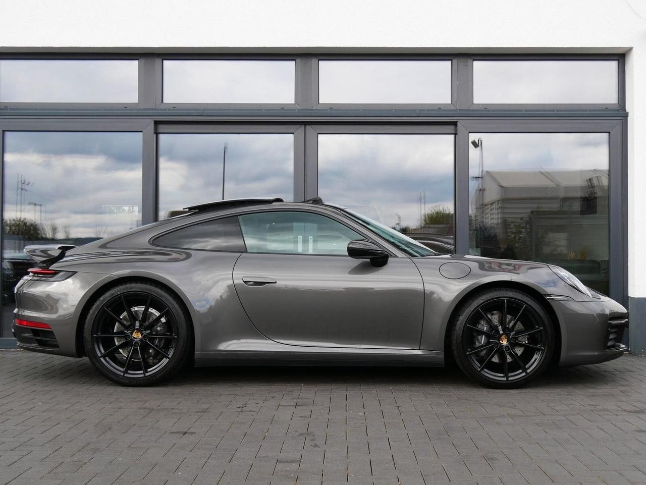 Porsche 911 Carrera