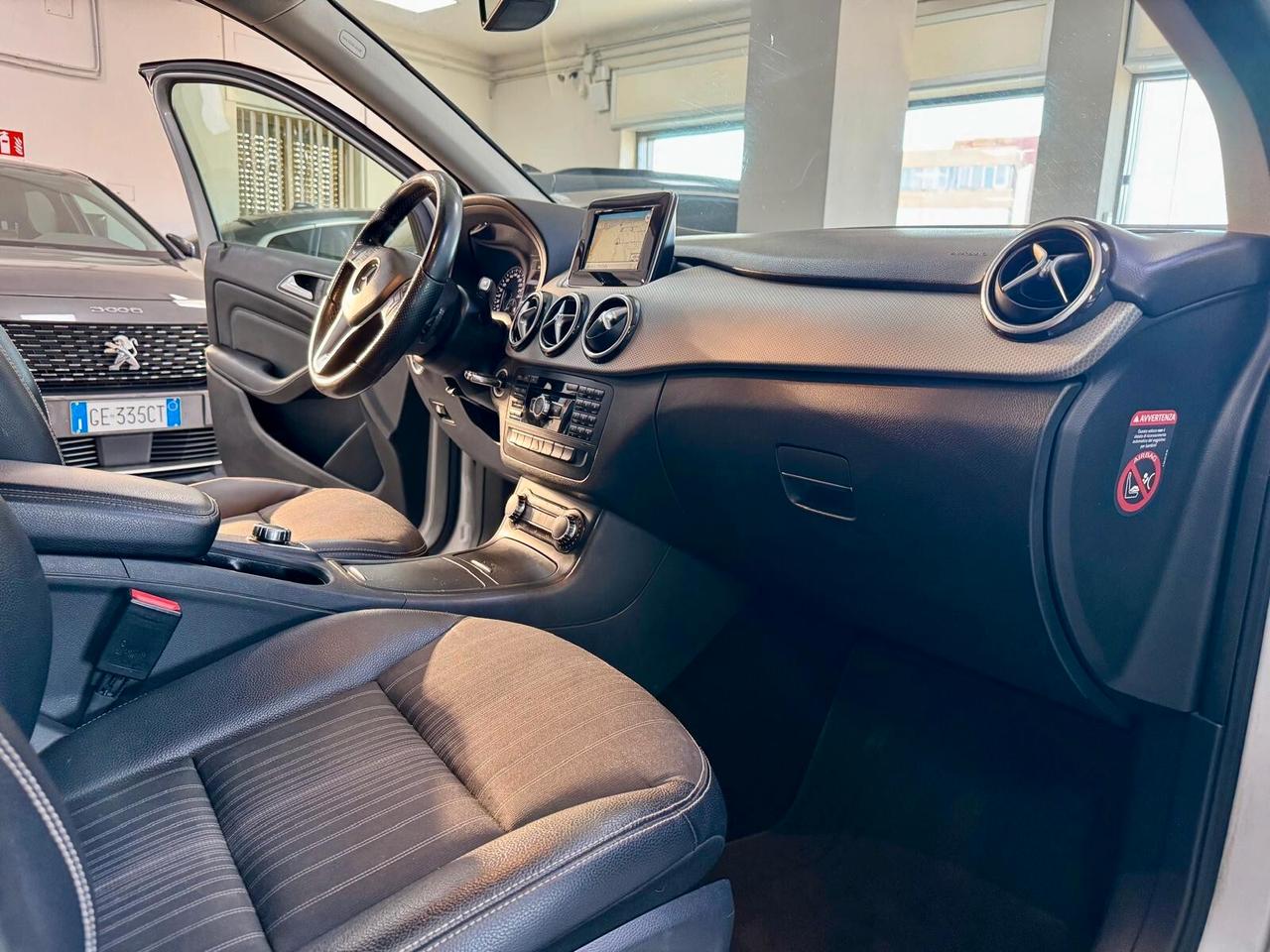 Mercedes B 200 NGD Automatic Sport 2015