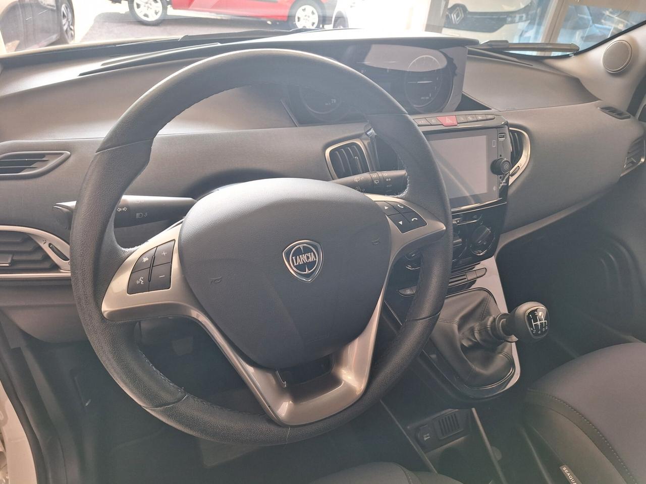Lancia Ypsilon 1.0 FireFly 5 porte S&S Hybrid Ecochic Gold