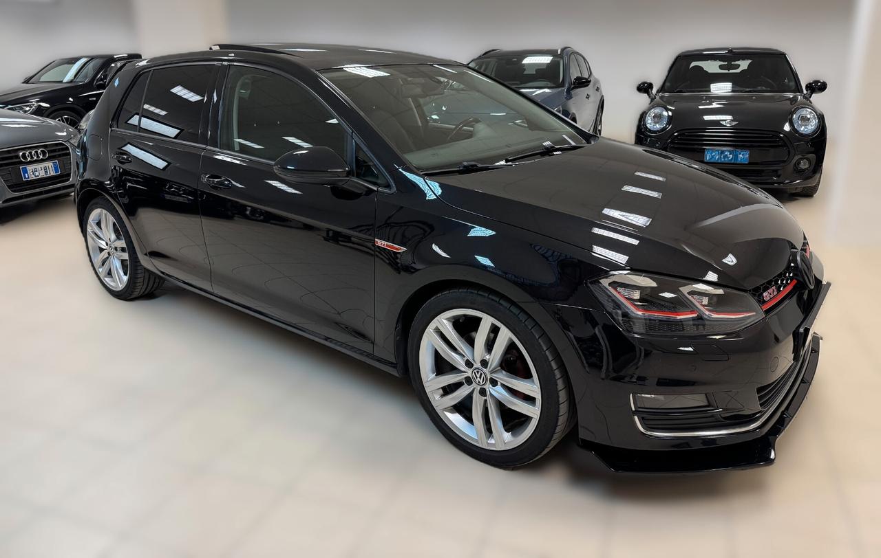 Volkswagen Golf 1.4 TSI 140 CV DSG GTI