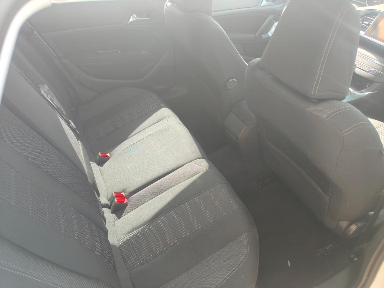 Peugeot 308 BlueHDi 120 S&S EAT6 SW Allure