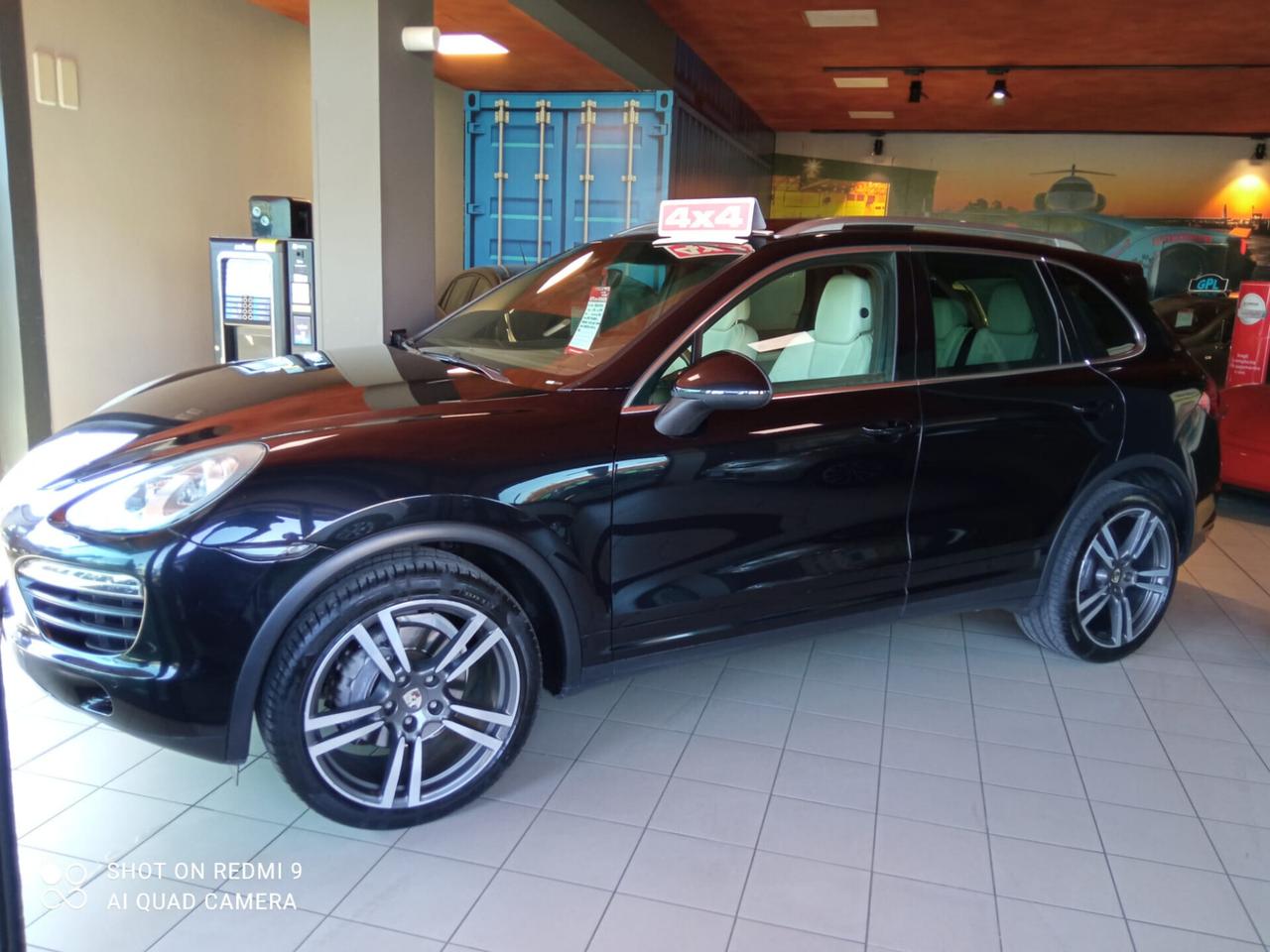 Porsche Cayenne 3.0 Diesel sport tetto apribile 245CV