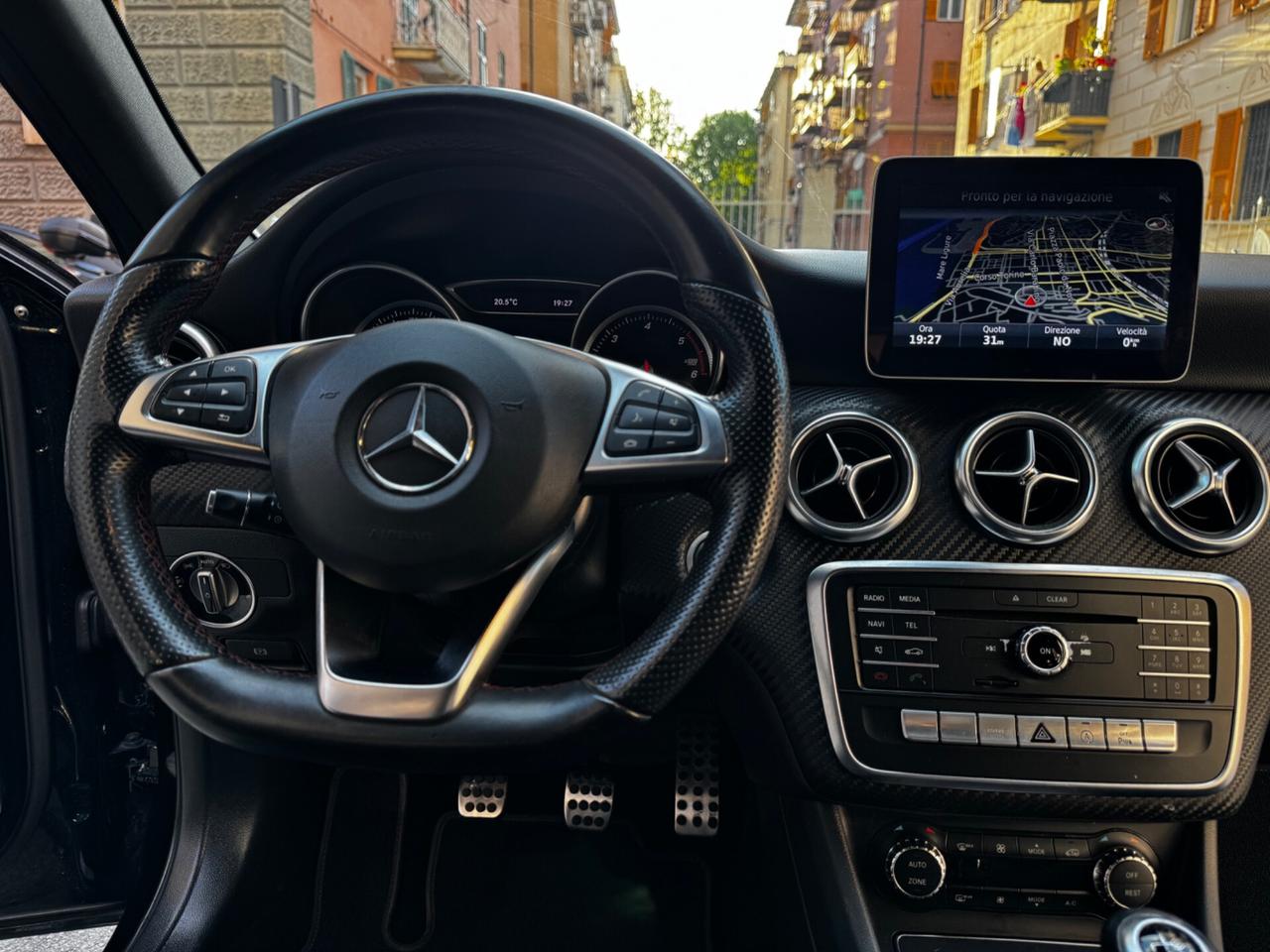 Mercedes-benz A 180d Premium AMG NIGHT EDITION- PERMUTABILE