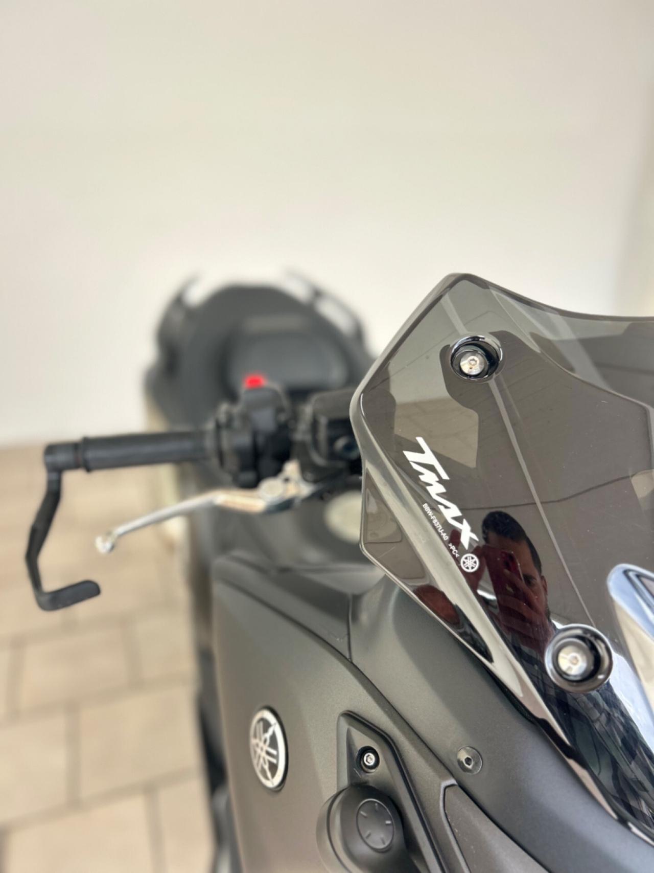 Yamaha T max 560 2024 0 sinistri Nuovo