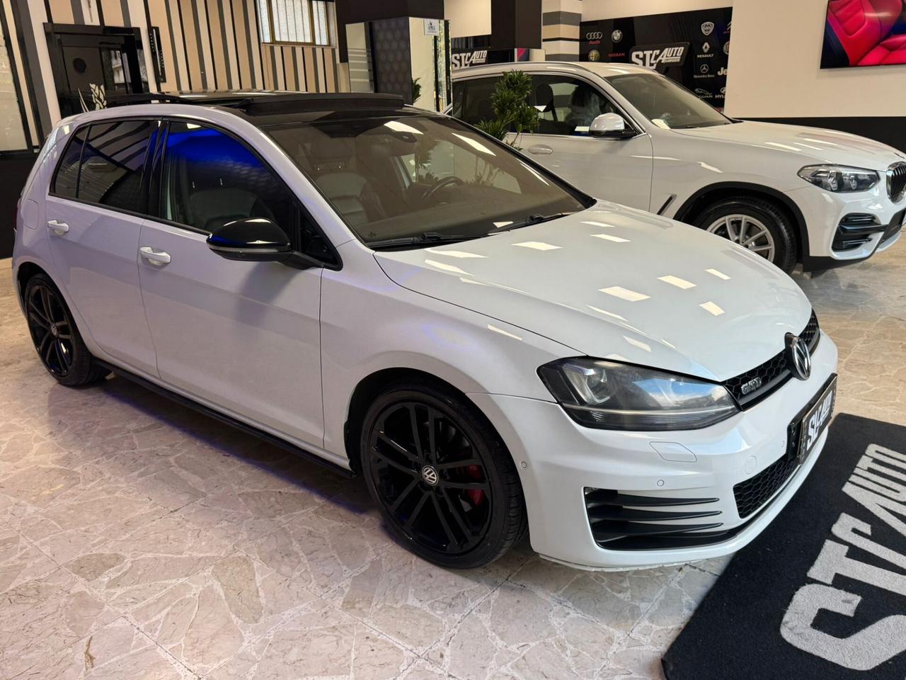 Volkswagen Golf GTD 2.0 TDI DSG 5p. Business BlueMotion Technology