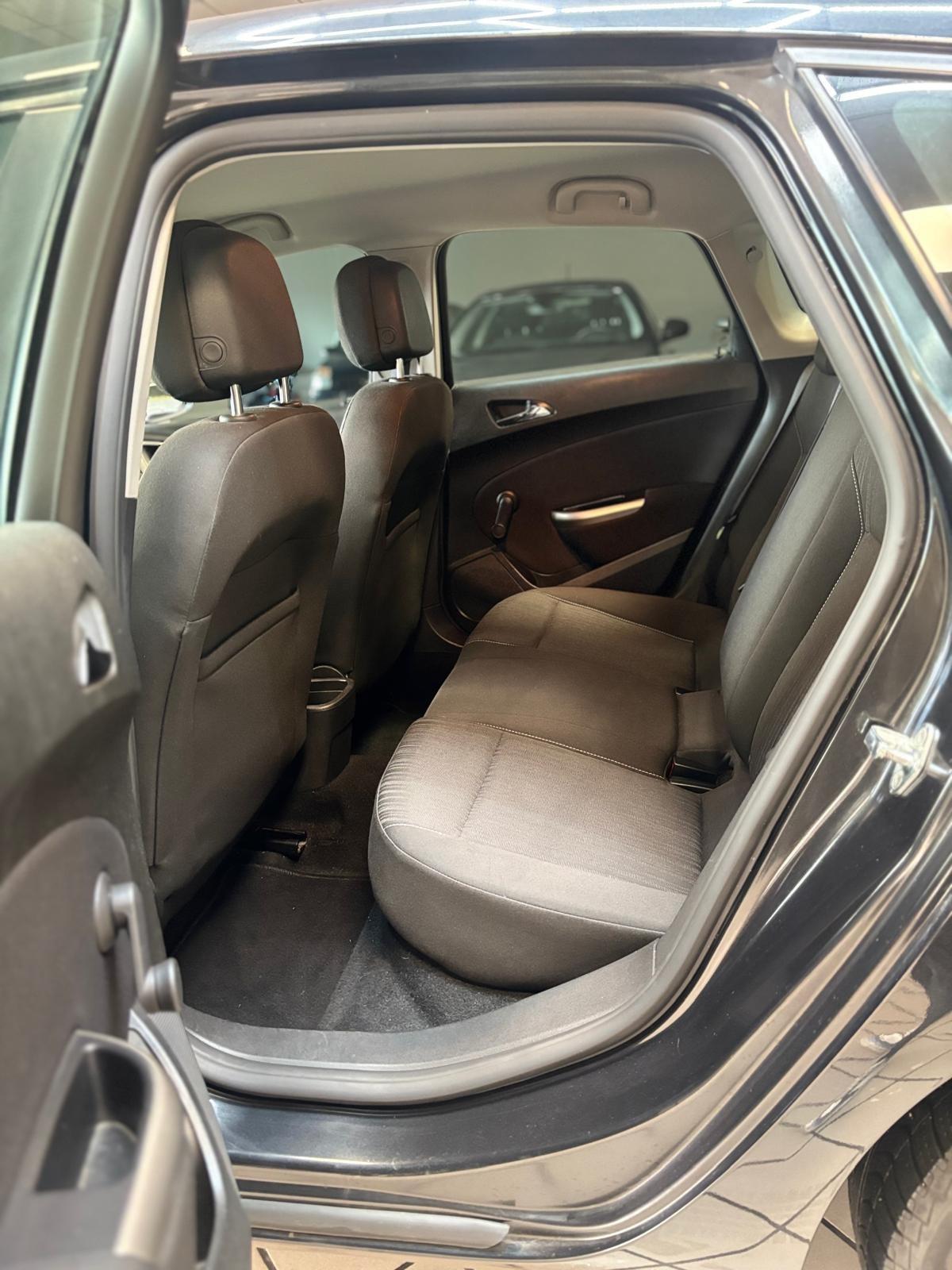 Opel Astra 1.4 100CV 5 porte Cosmo