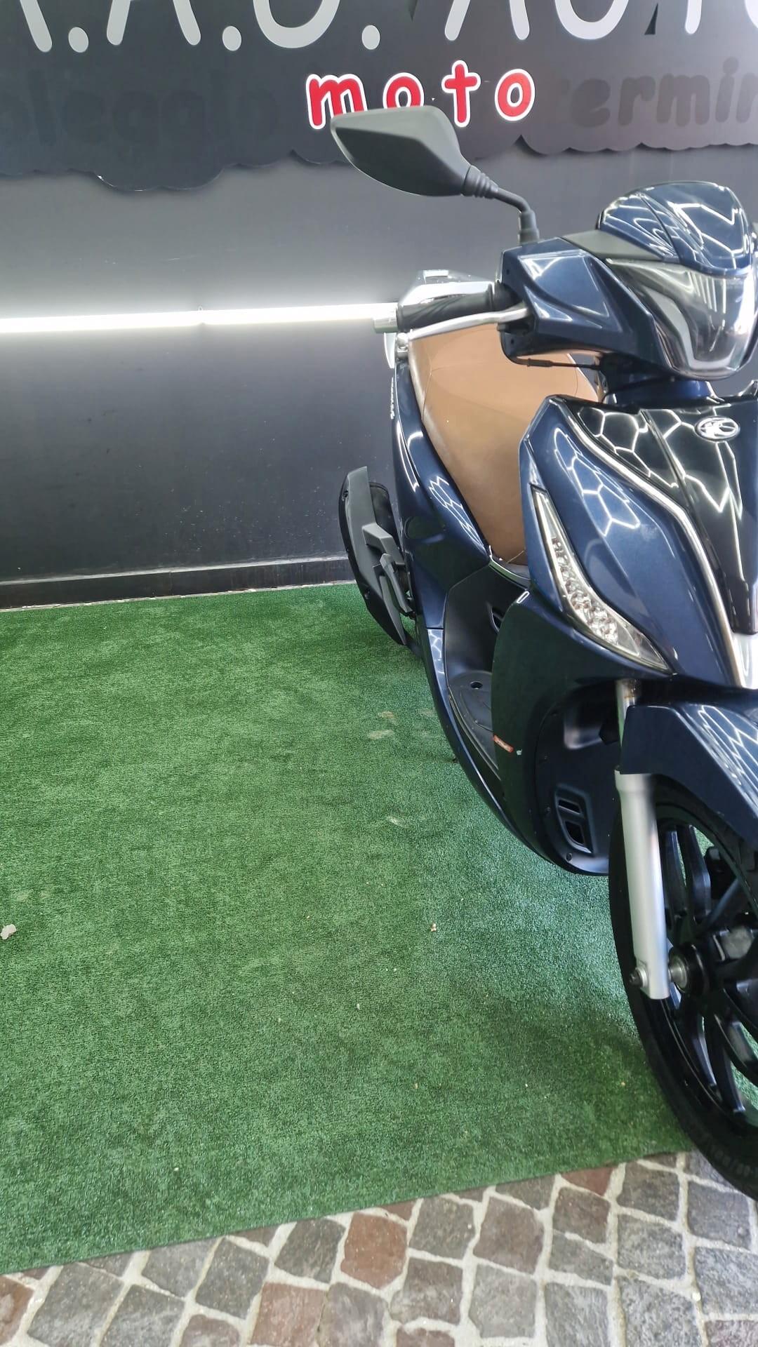 Kymco People 150