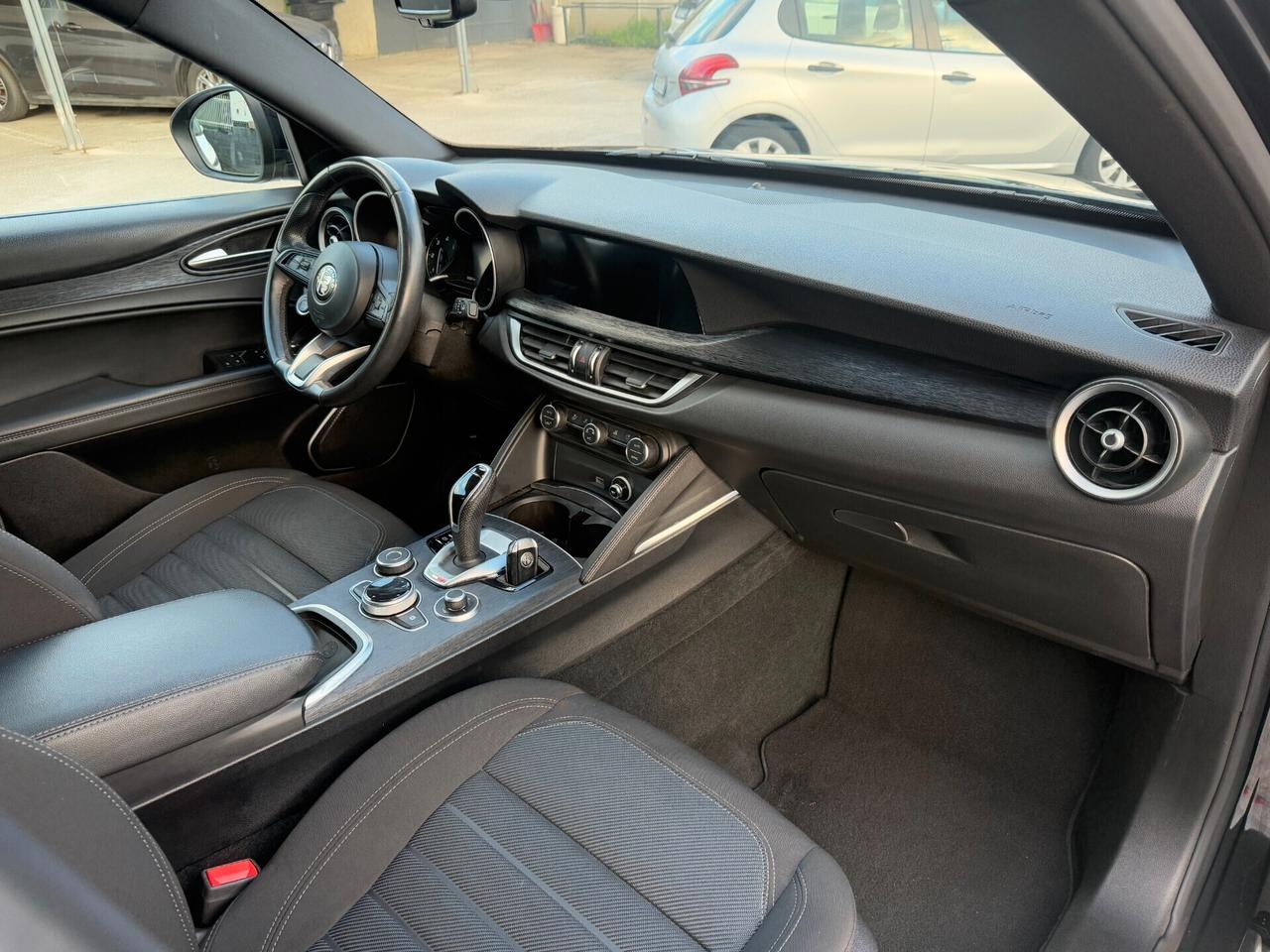 Alfa Romeo Stelvio 2.2 Turbodiesel 160 CV AT8 RWD Super Business