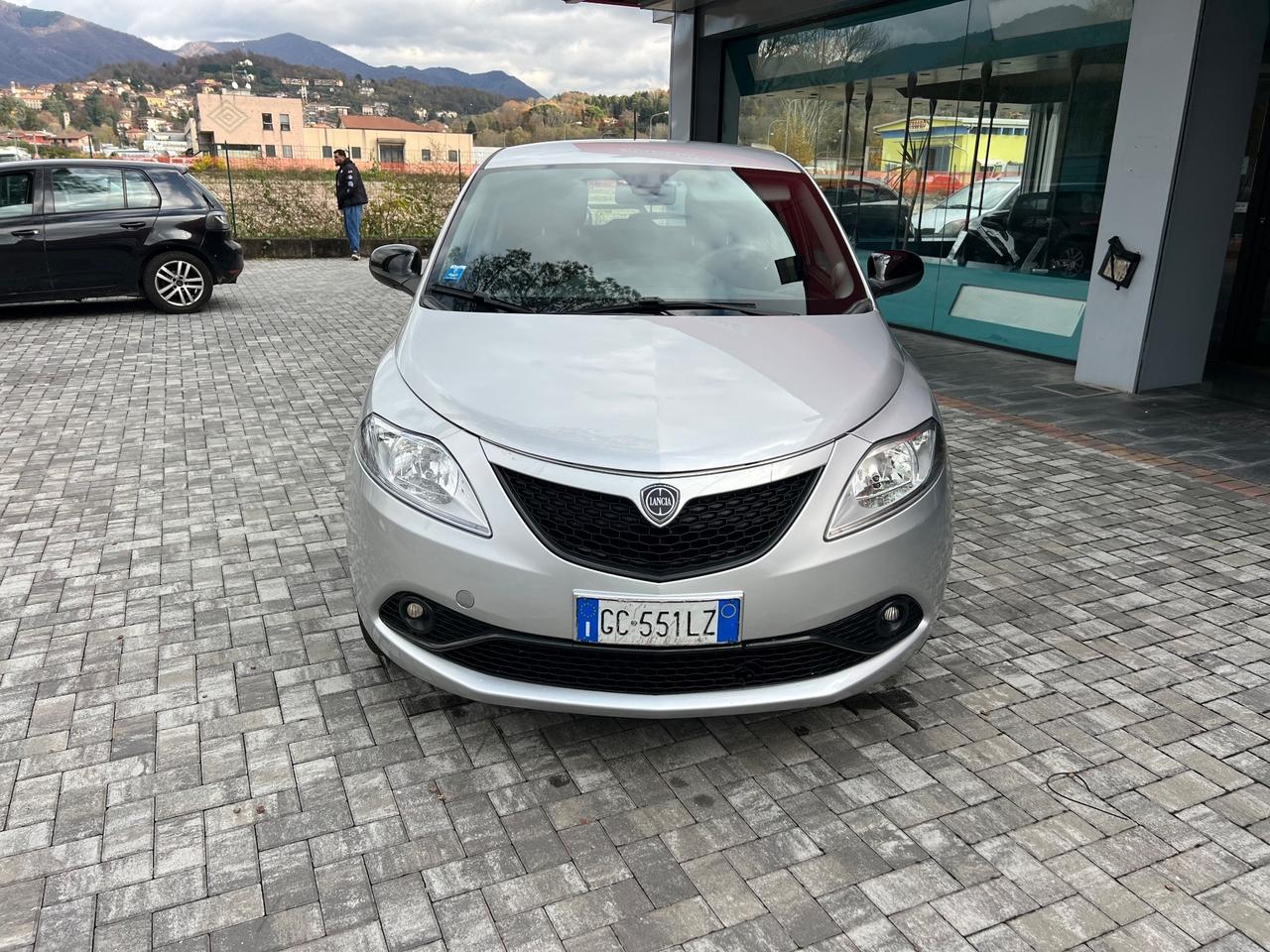 Lancia Ypsilon 1.0 Benzia/Hybrid - NEOPATENTATI