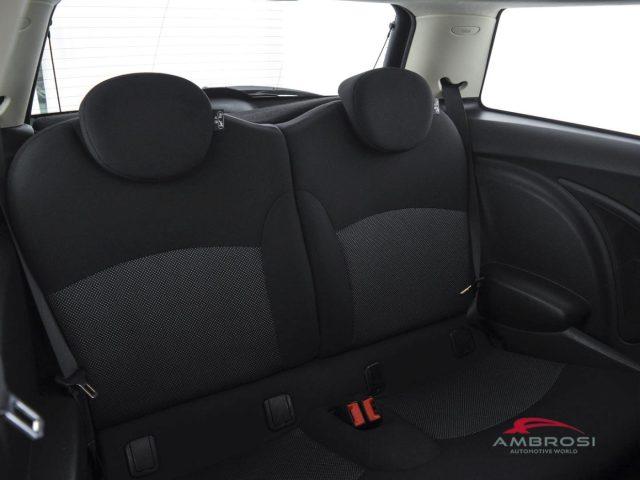 MINI One 1.6 16V One (72kW)