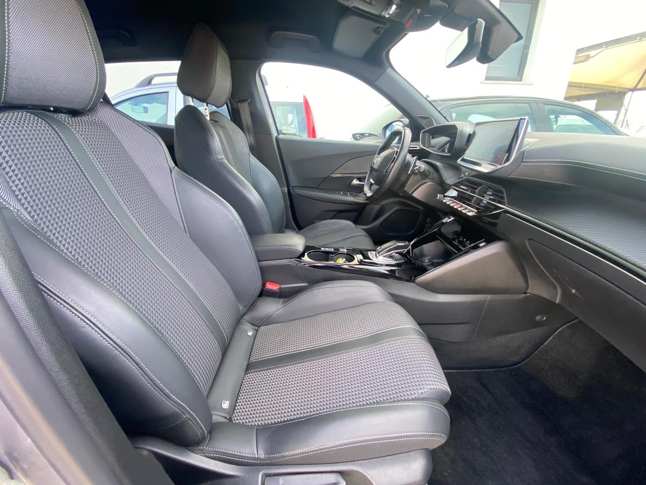 Peugeot 2008 1.5 BlueHDi 130cv S&S EAT8 GT Line