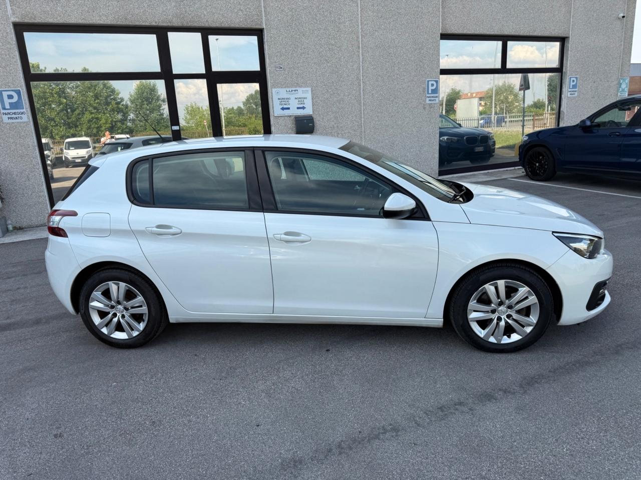 Peugeot 308 Berlina 1.5 130 Cv Bianco perla