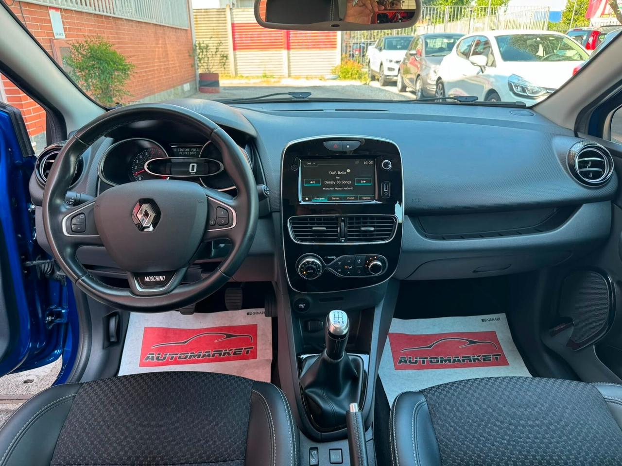 Renault Clio 0.9 TCe 90CV Moschino Intens