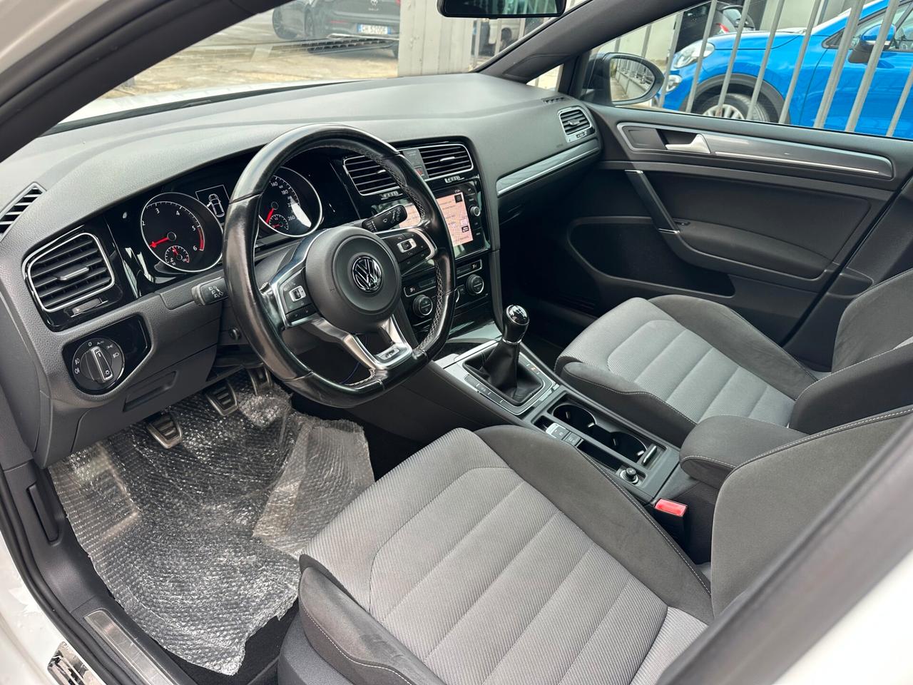 Volkswagen Golf 7.5 R-Line 1.6 Diesel 110 Cv