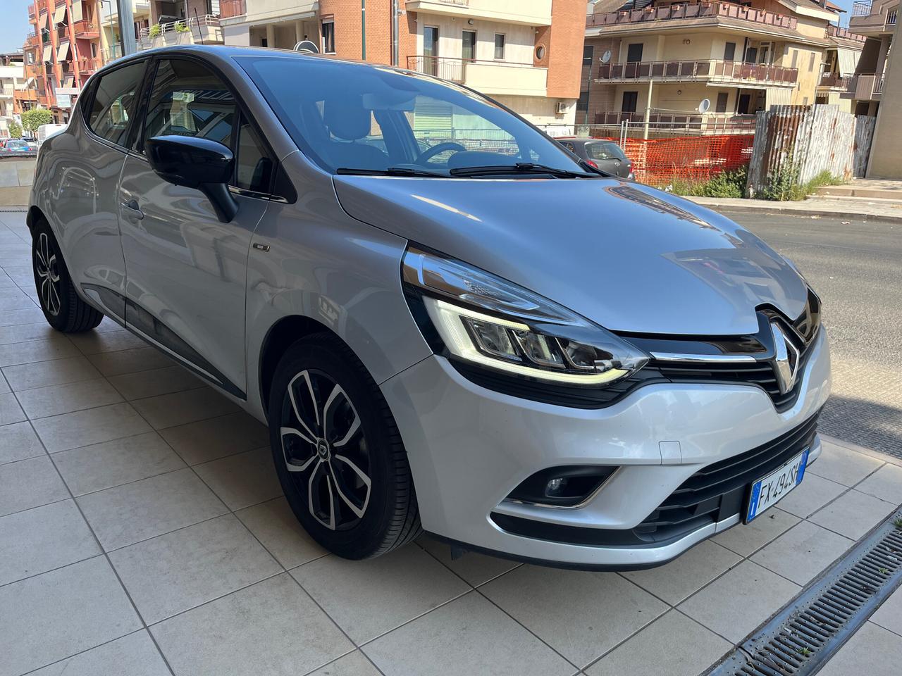 Renault Clio dCi 90 CV 5 porte Moschino Zen