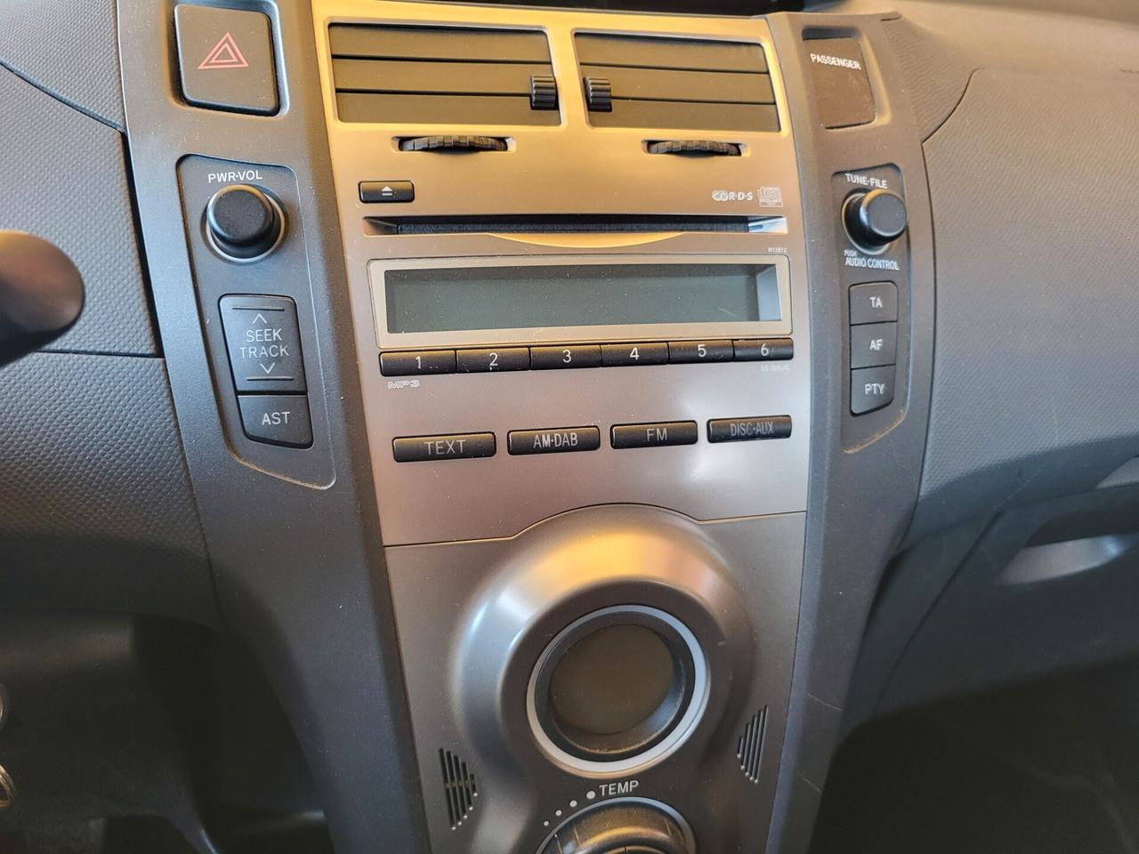 Toyota Yaris 1.0 5 porte