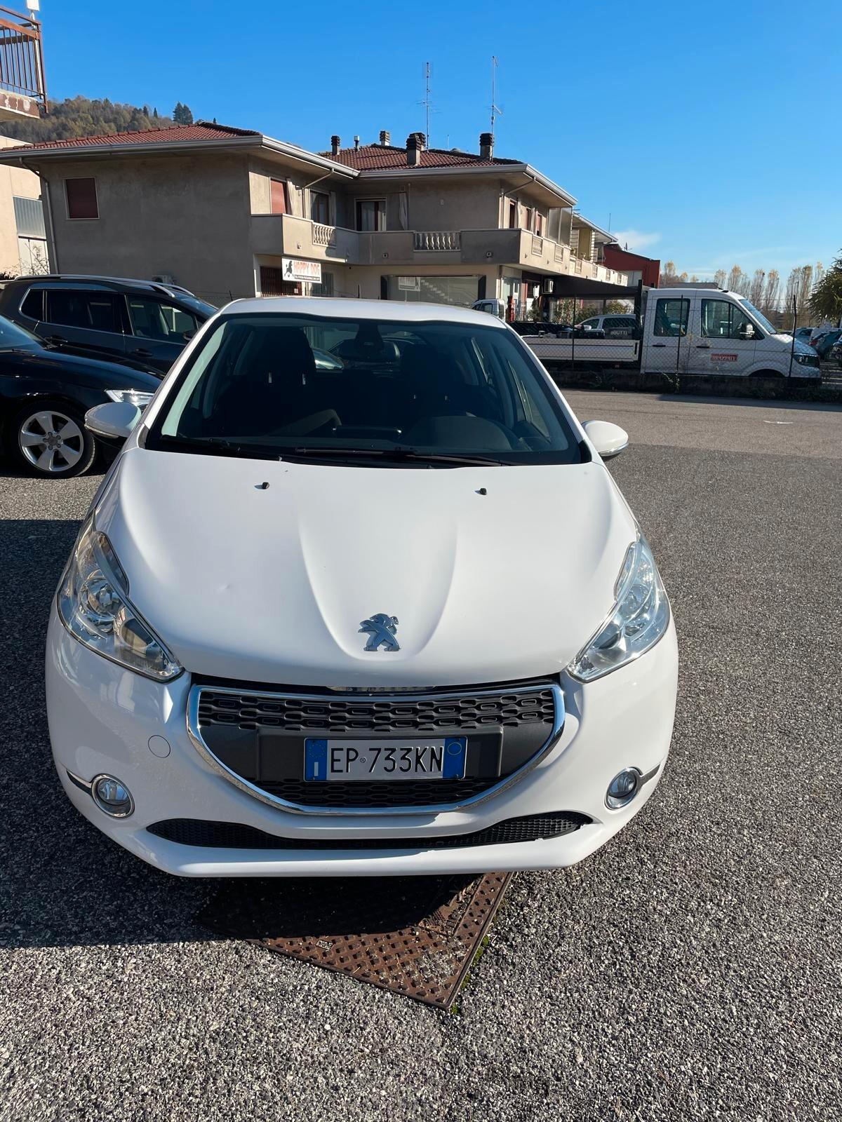 Peugeot 208 1.2 VTi 82 CV 5 porte Allure