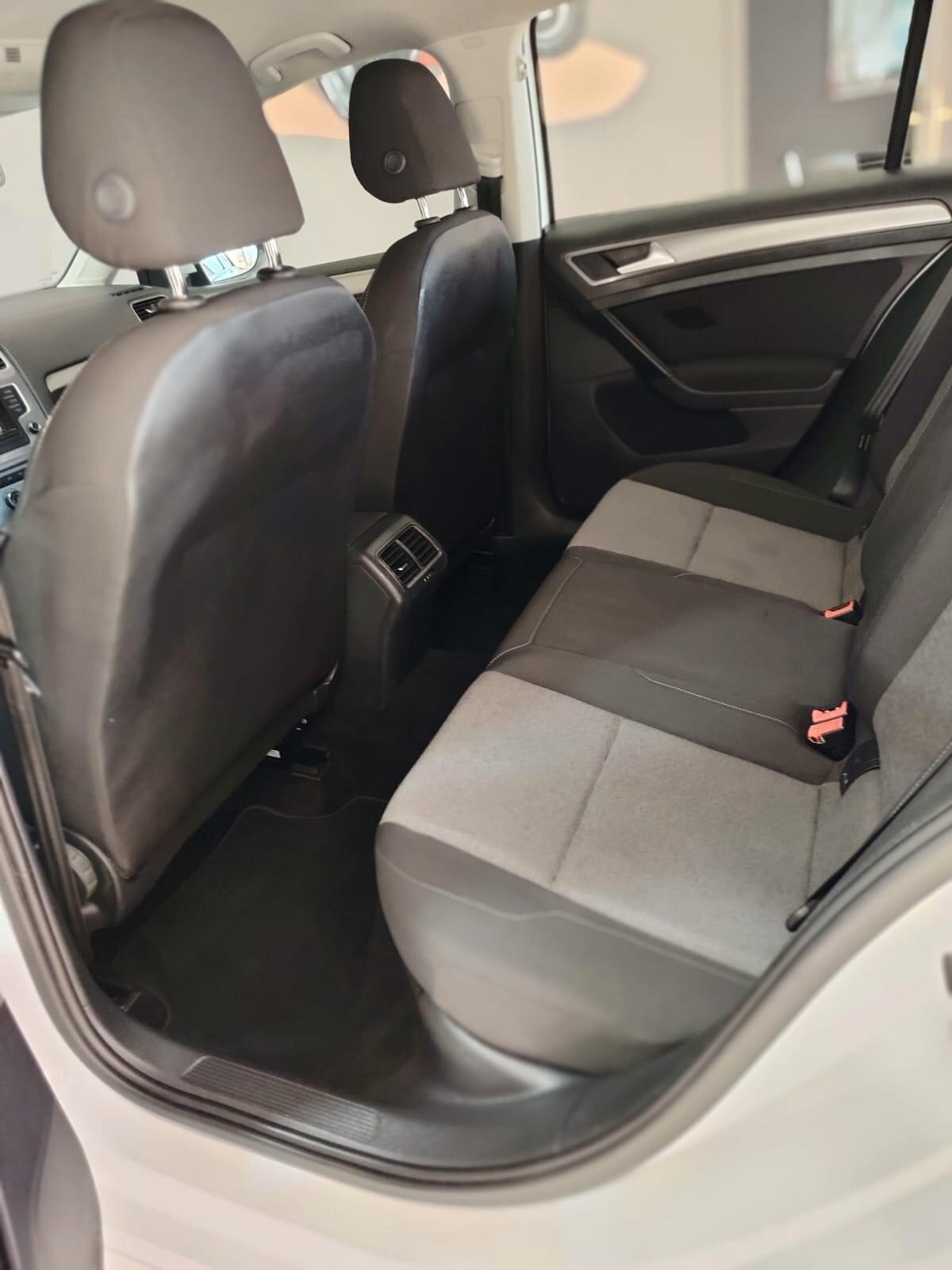 Volkswagen Golf 1.4 benzina metano