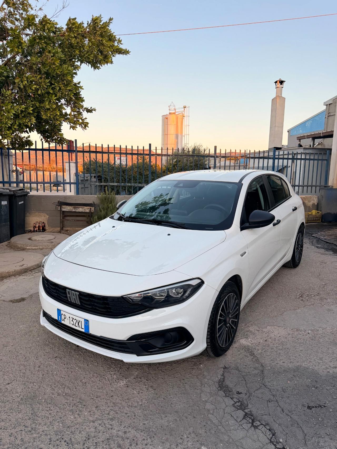 FIAT TIPO 1.5 HYBRID DCT 62.000 KM
