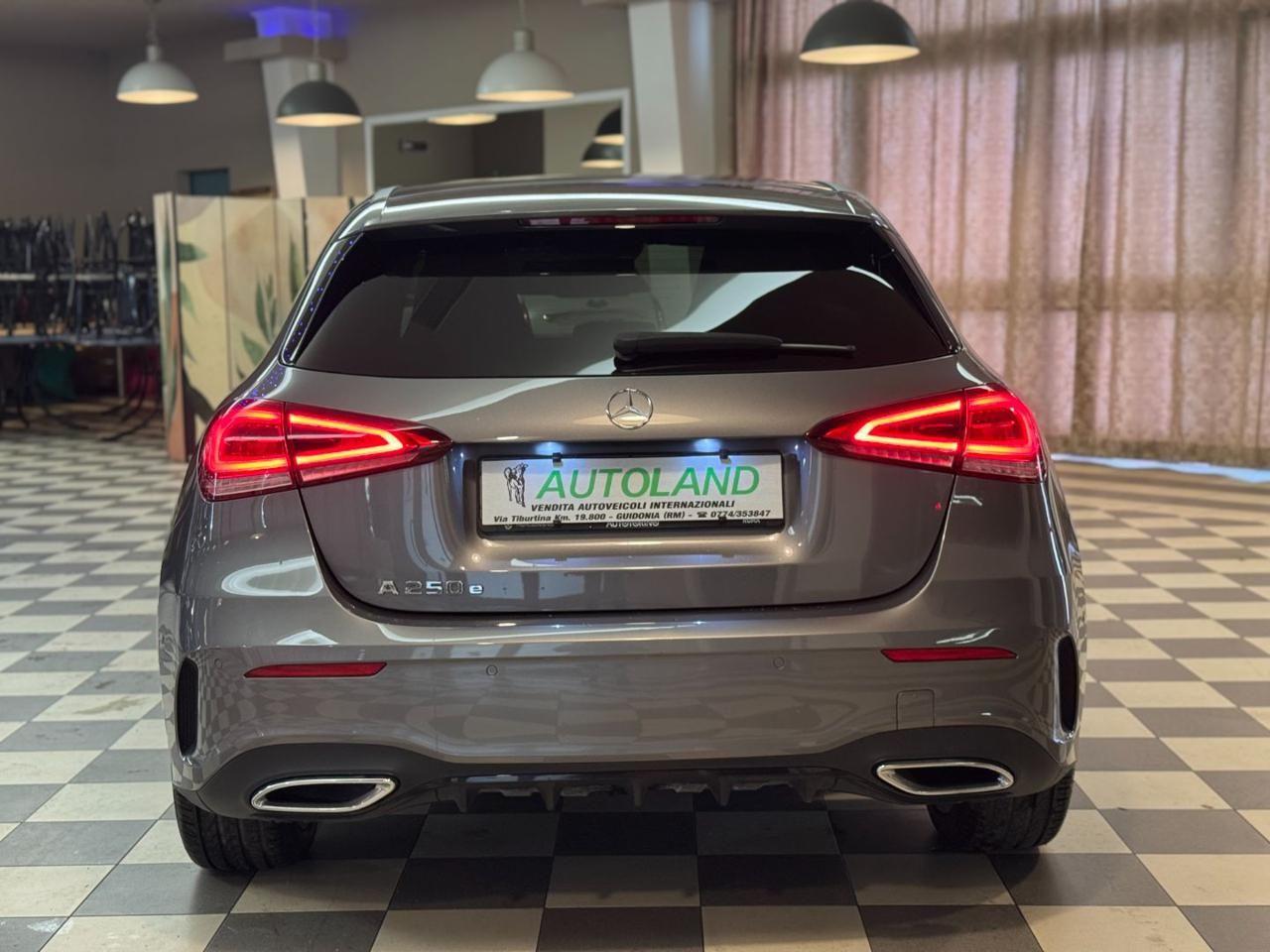 MERCEDES-BENZ A 250 Automatic Premium UniPro Mbux Ambient Light