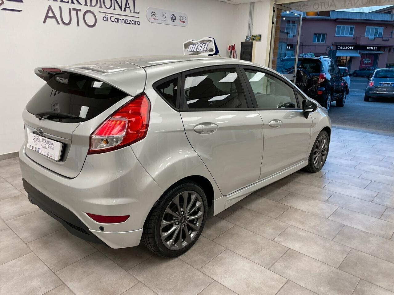 Ford Fiesta 1.5 TDCi 75CV 5 porte ST-Line