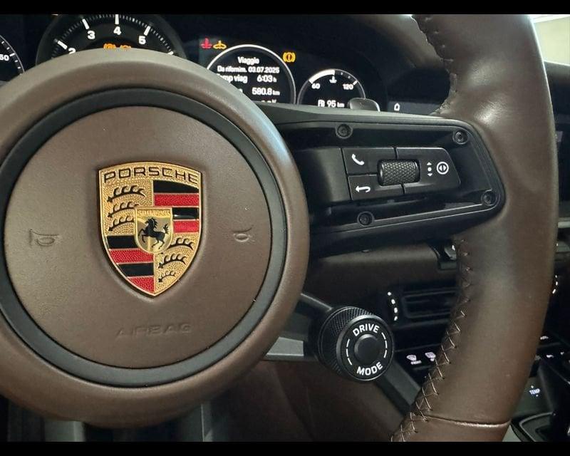 Porsche 911 (992) Carrera