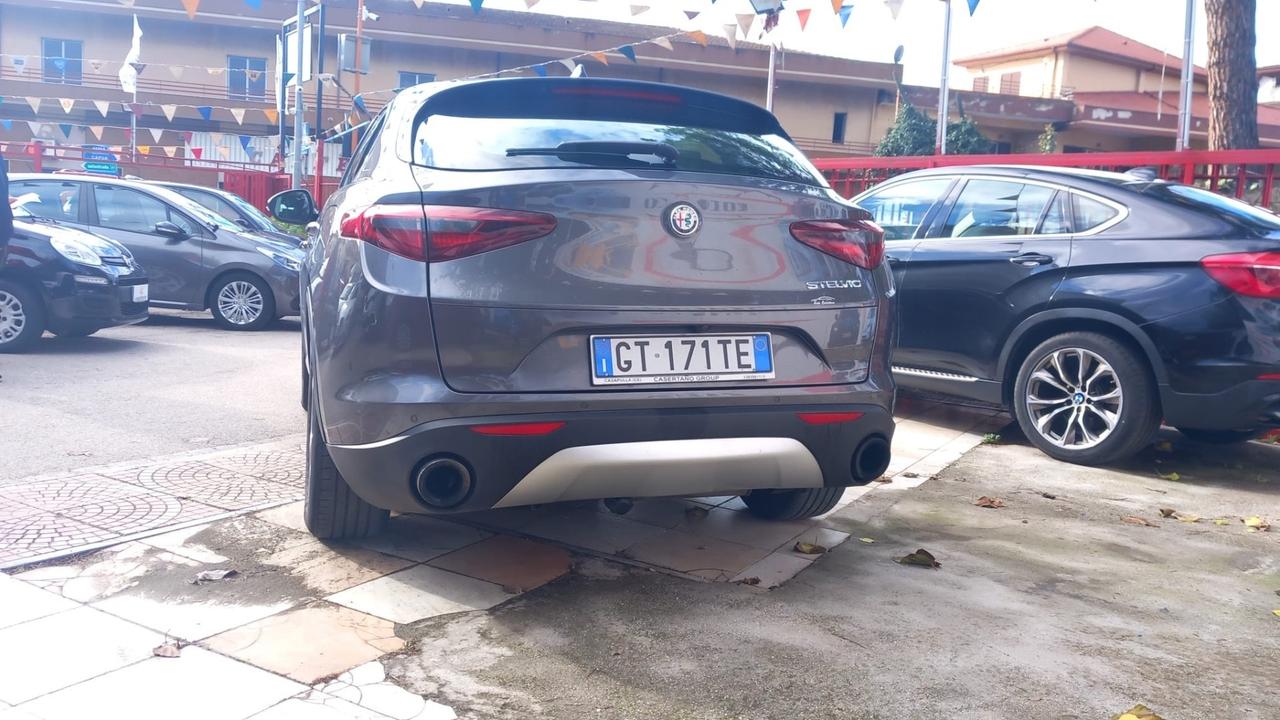 Alfa Romeo Stelvio 2.2 Turbodiesel 180 CV AT8 RWD Executive