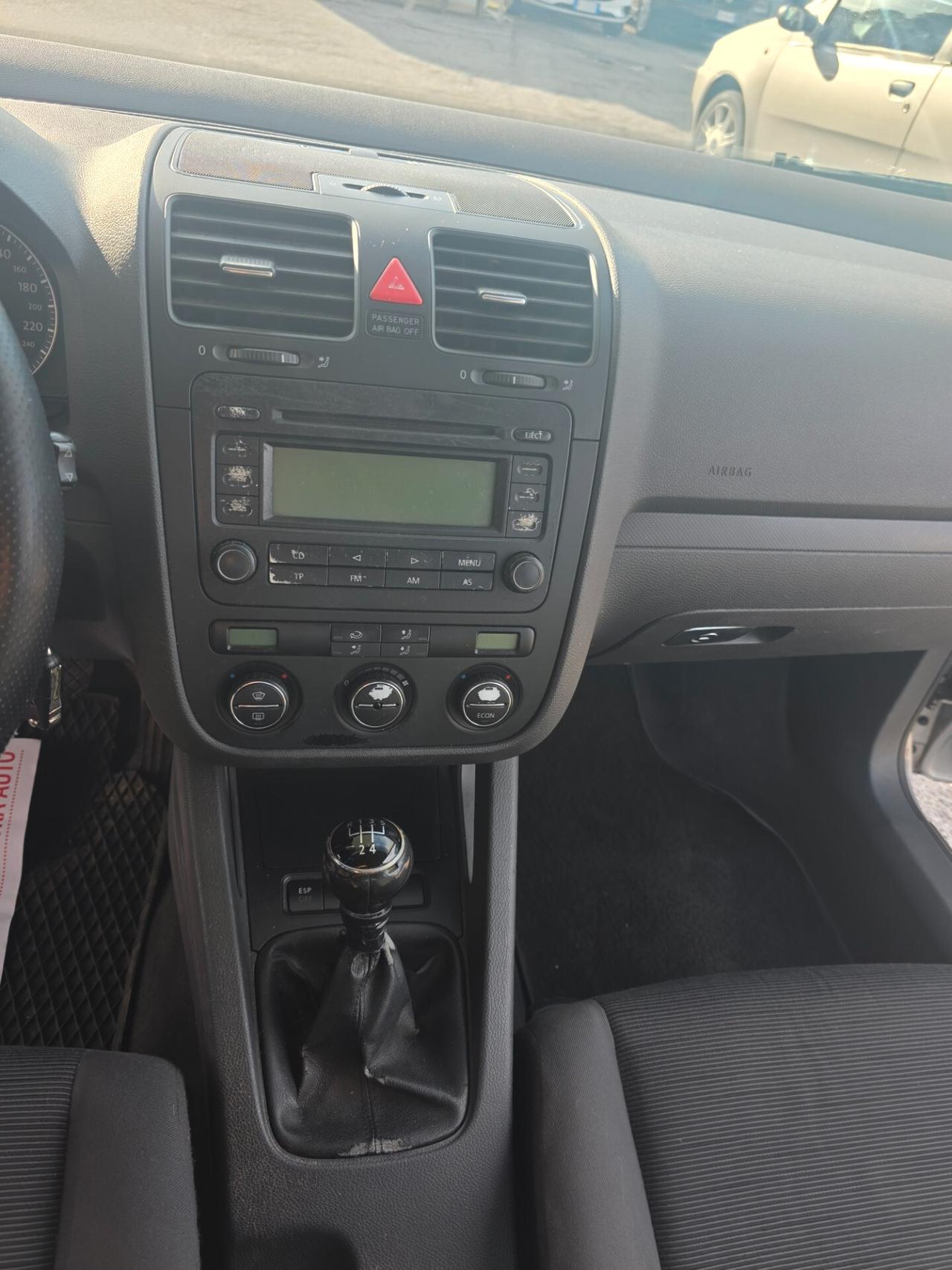 Volkswagen Golf 1.9 TDI 5p. Sportline con 381.000km