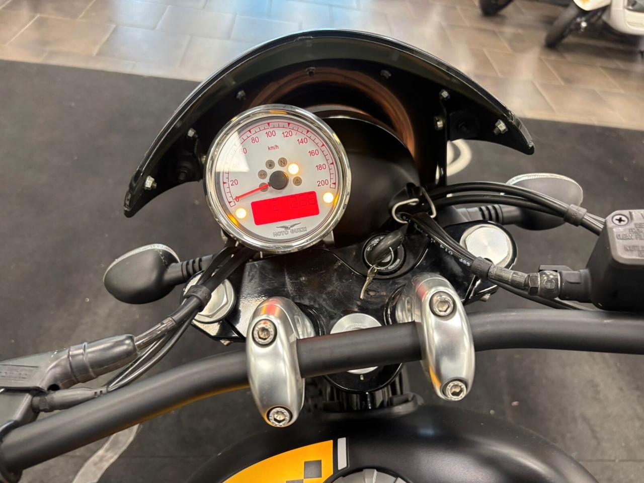 Moto Guzzi V9 BOBBER