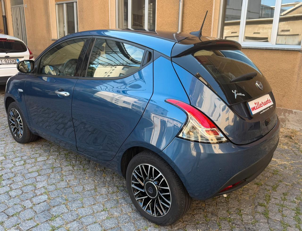 Lancia Ypsilon 1.0 FireFly 5 porte S&S Hybrid Alberta Ferretti