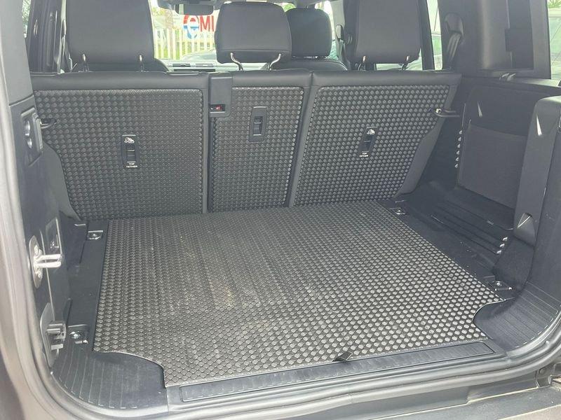 Land Rover Defender 110 3.0D I6 200 CV AWD Auto X-Dynamic SE